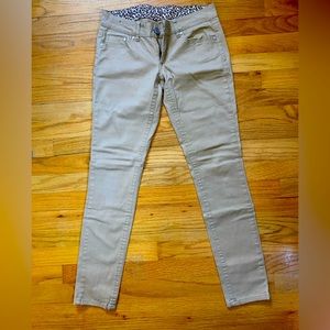 Skinny low rise tight khaki pants